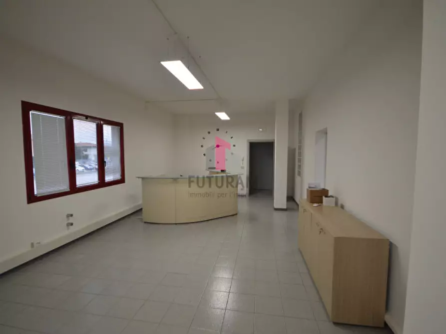 Immagine 8 di Ufficio in affitto  in via degli alpini a Torri Di Quartesolo