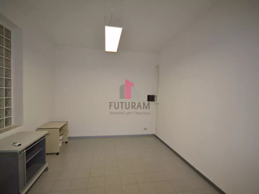 Immagine 9 di Ufficio in affitto  in via degli alpini a Torri Di Quartesolo