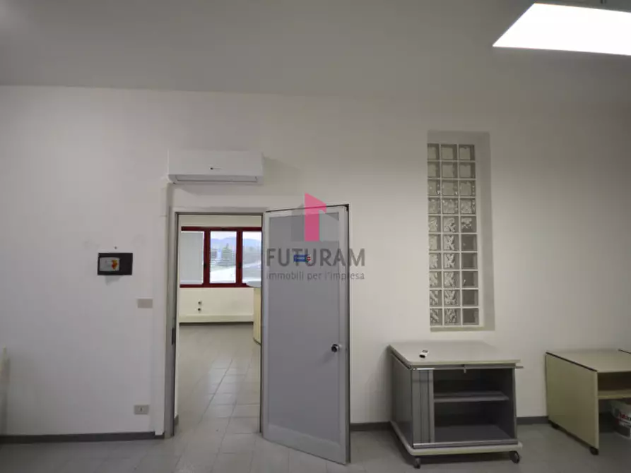 Immagine 12 di Ufficio in affitto  in via degli alpini a Torri Di Quartesolo