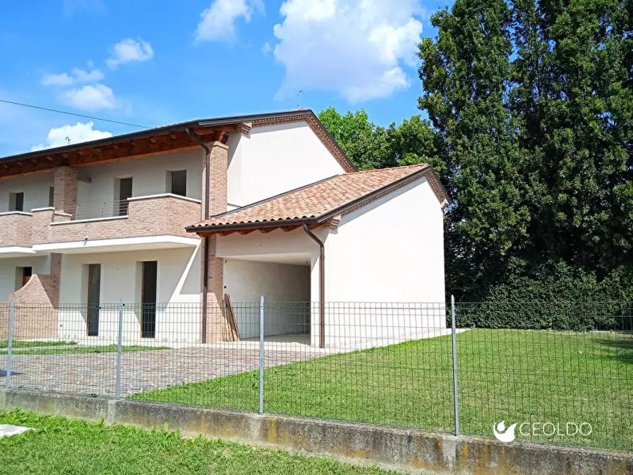 Immagine 7 di Casa bifamiliare in vendita  in Via Capitelli a Campodarsego