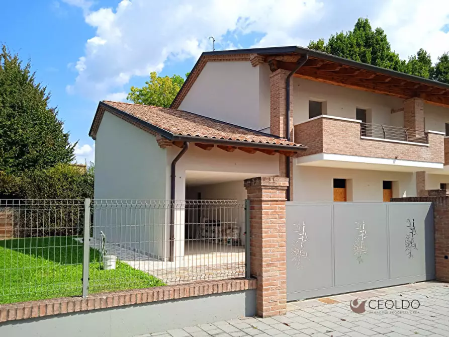 Immagine 9 di Casa bifamiliare in vendita  in Via Capitelli a Campodarsego