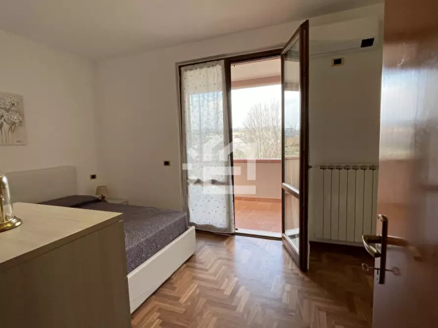 Immagine 25 di Villetta a schiera in affitto  in via castellana a Soiano Del Lago