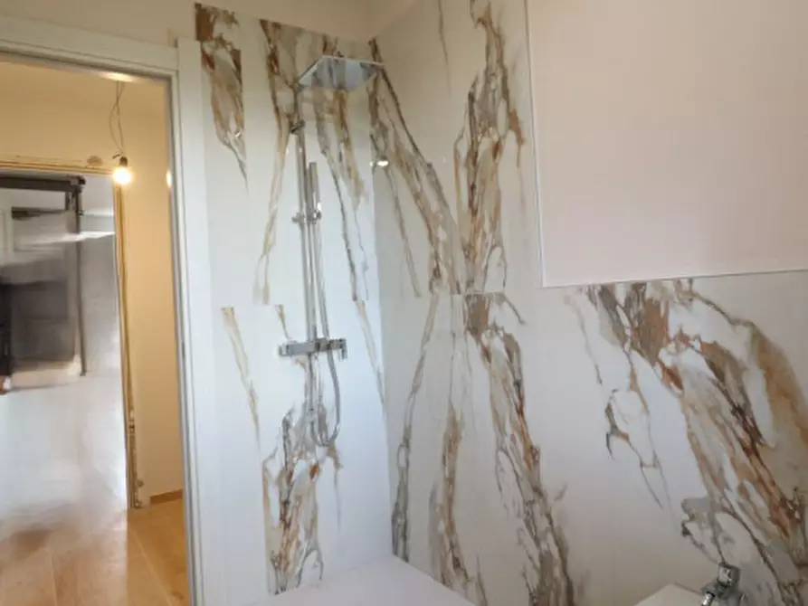 Immagine 19 di Villetta a schiera in vendita  in VIA TRIESTE a Bucine