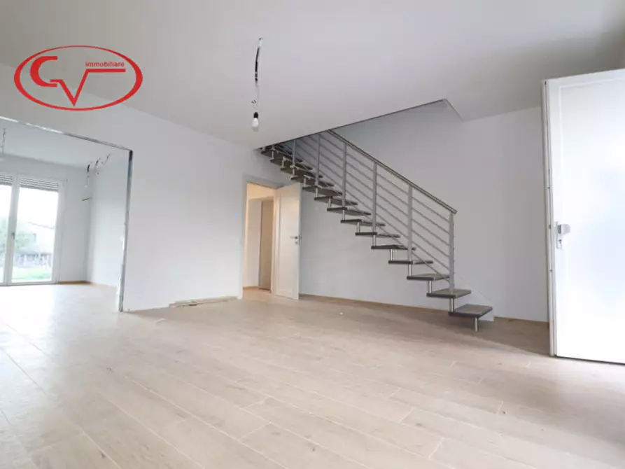 Immagine 46 di Villetta a schiera in vendita  in VIA TRIESTE a Bucine