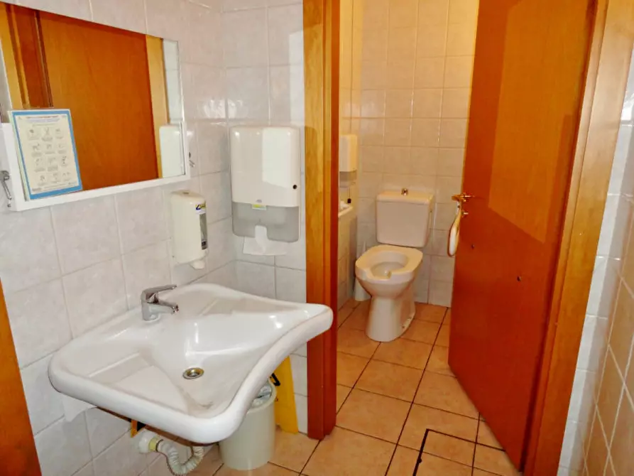 Immagine 24 di Hotel in vendita  in San Vito di Leguzzano Centro a San Vito Di Leguzzano