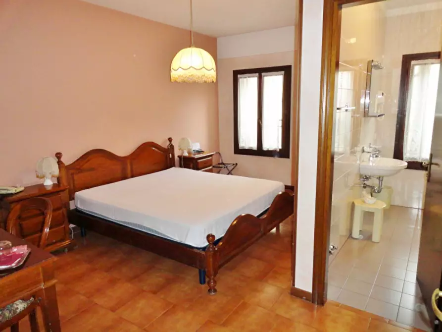 Immagine 26 di Hotel in vendita  in San Vito di Leguzzano Centro a San Vito Di Leguzzano