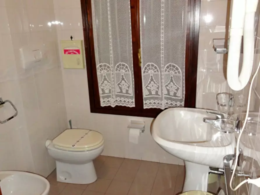 Immagine 31 di Hotel in vendita  in San Vito di Leguzzano Centro a San Vito Di Leguzzano