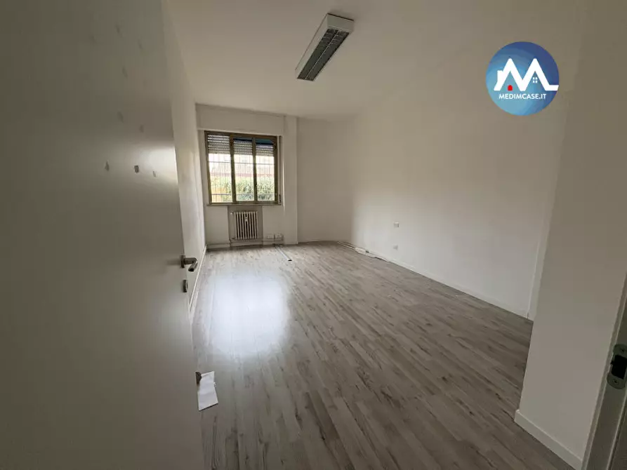 Immagine 9 di Ufficio in affitto  in via largo Mamiani a Pesaro