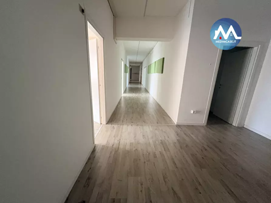 Immagine 11 di Ufficio in affitto  in via largo Mamiani a Pesaro