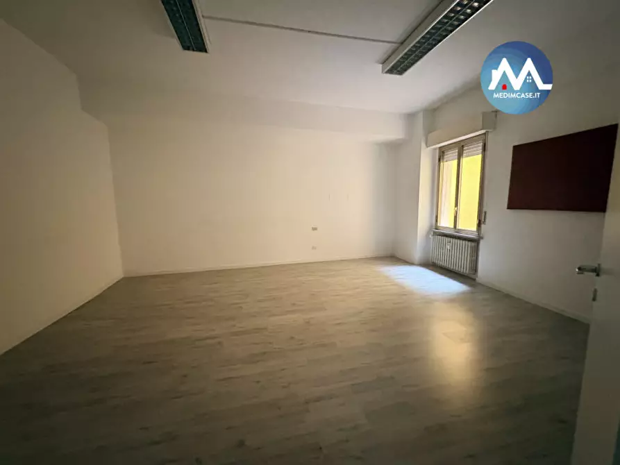 Immagine 12 di Ufficio in affitto  in via largo Mamiani a Pesaro