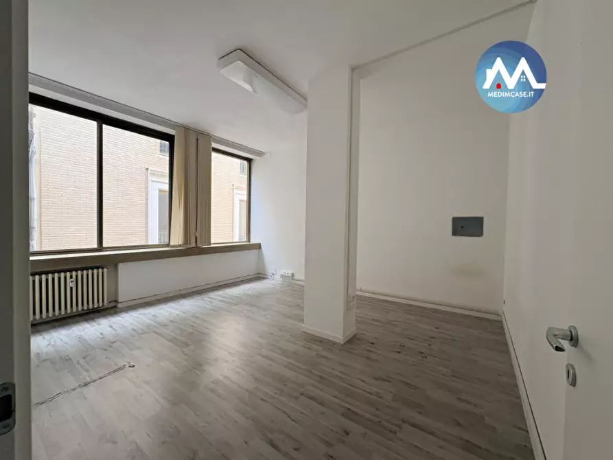 Immagine 18 di Ufficio in affitto  in via largo Mamiani a Pesaro