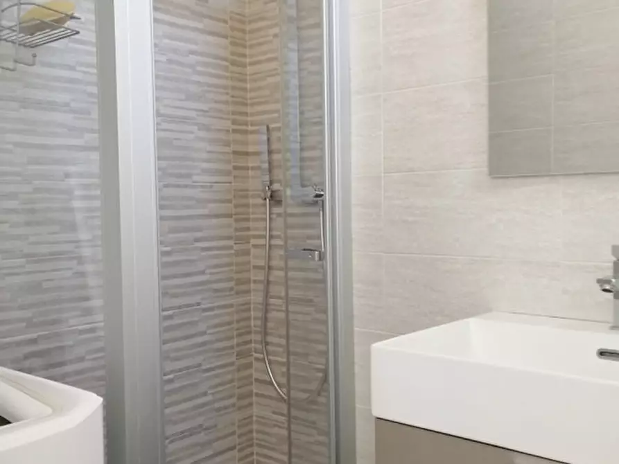 Immagine 3 di Appartamento in vendita  a Rovigo