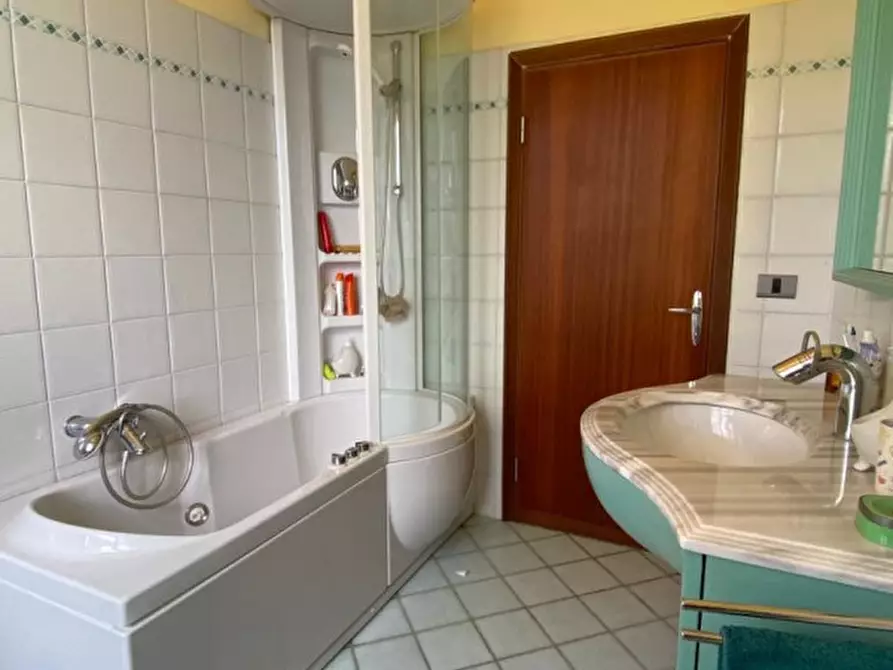 Immagine 26 di Villa in vendita  in Via d'Azeglio a Bucine