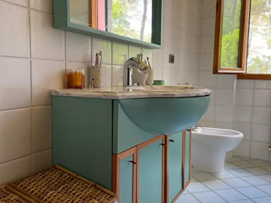 Immagine 27 di Villa in vendita  in Via d'Azeglio a Bucine