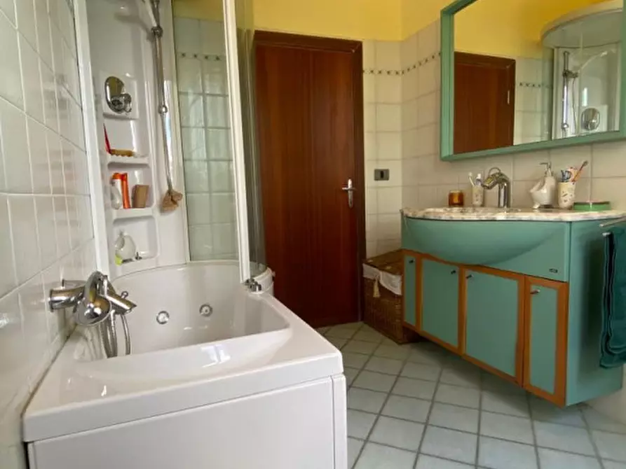 Immagine 28 di Villa in vendita  in Via d'Azeglio a Bucine