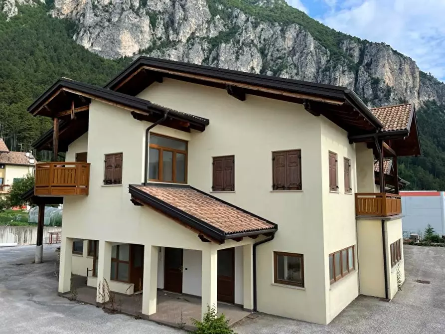 Immagine 2 di Capannone industriale in vendita  in via delle Praiole a Fai Della Paganella