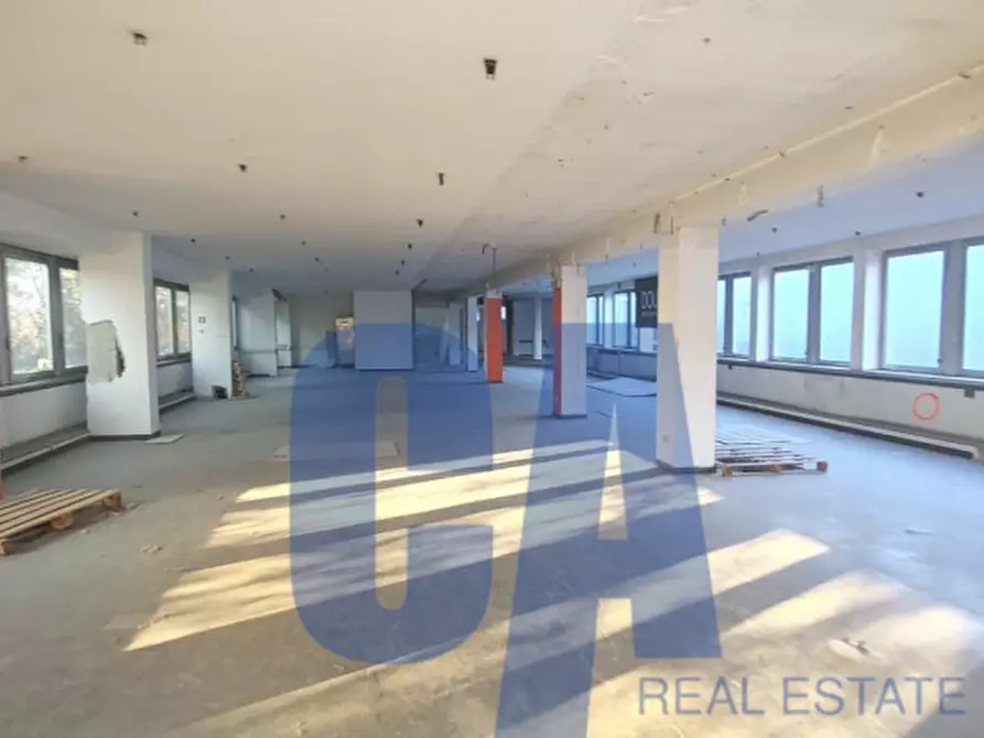 Immagine 8 di Ufficio in affitto  in VIA VALTELLINA a Milano