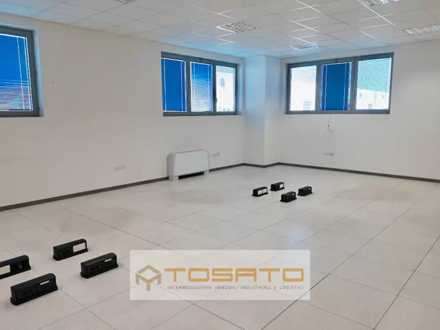 Immagine 2 di Ufficio in affitto  a Verona
