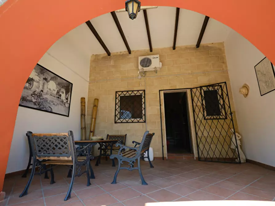 Immagine 2 di Villa in vendita  a Neviano