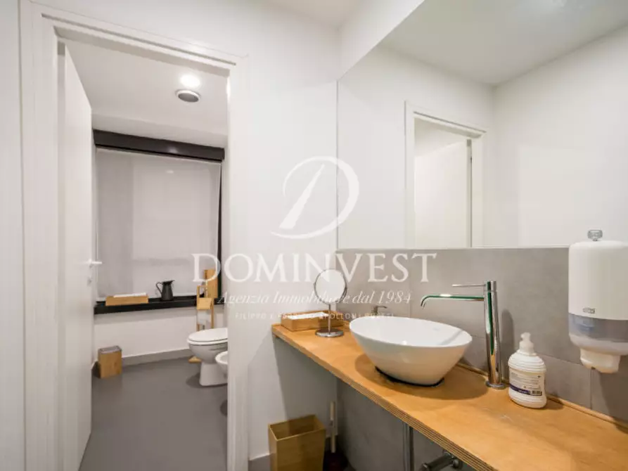 Immagine 11 di Ufficio in vendita  in Via Benedetto Croce a Roma