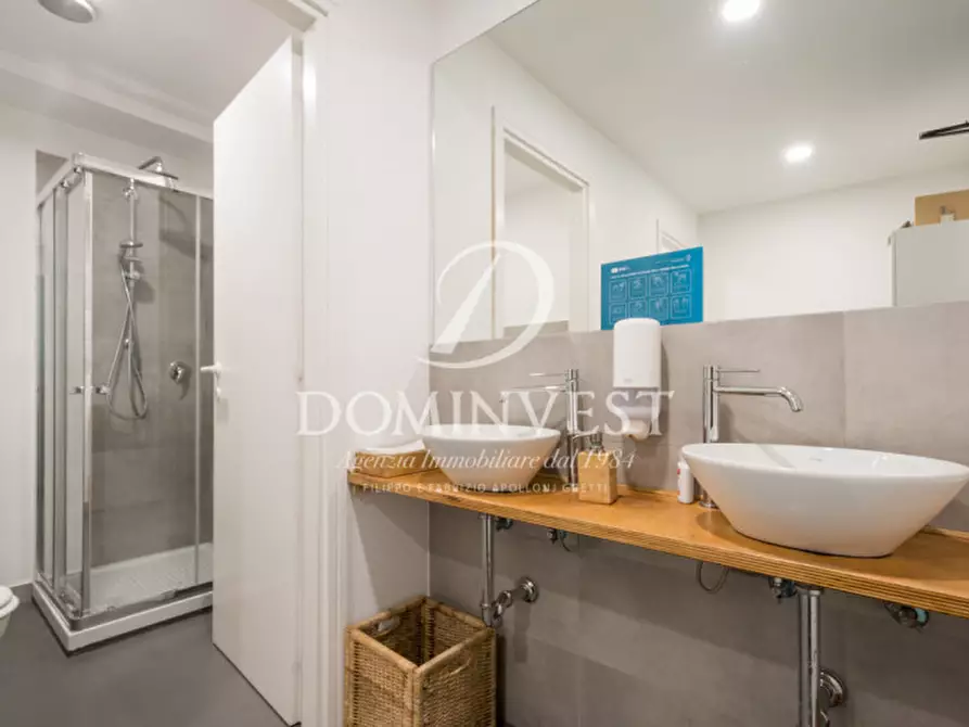 Immagine 12 di Ufficio in vendita  in Via Benedetto Croce a Roma