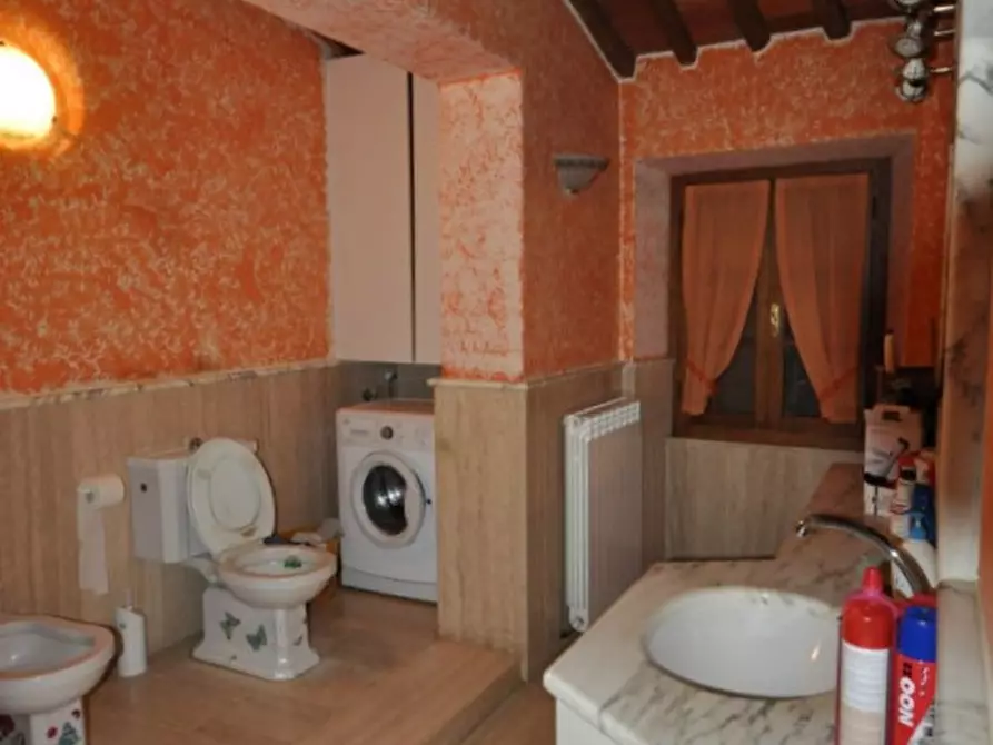 Immagine 12 di Casa indipendente in vendita  a Terranuova Bracciolini