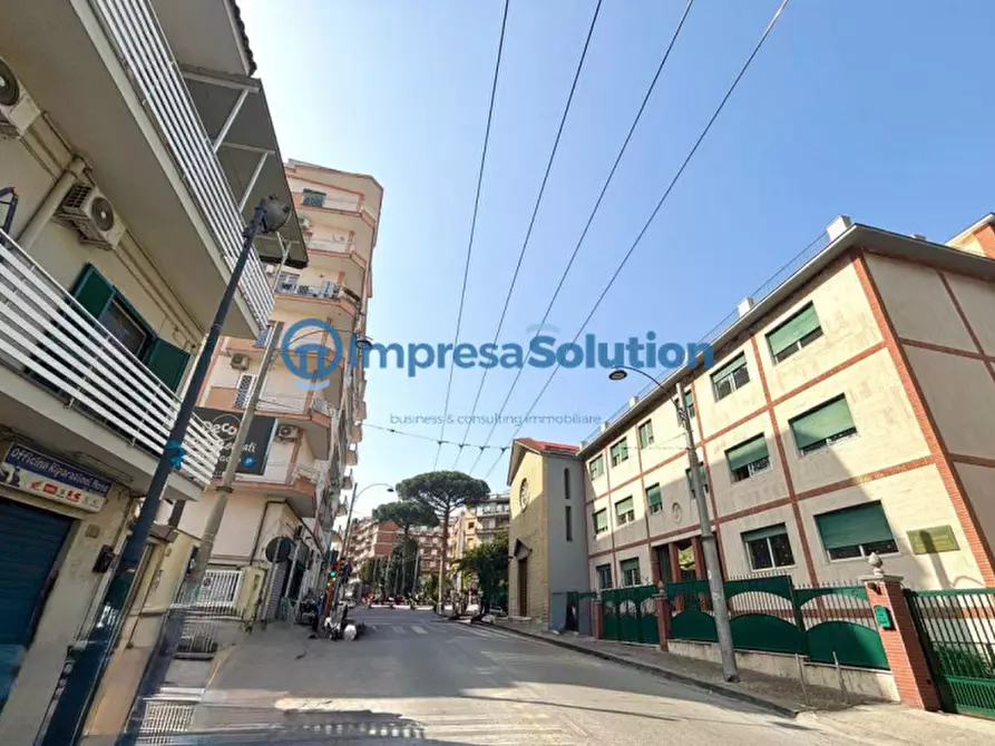 Immagine 4 di Negozio in affitto  in Viale Colli Aminei a Napoli