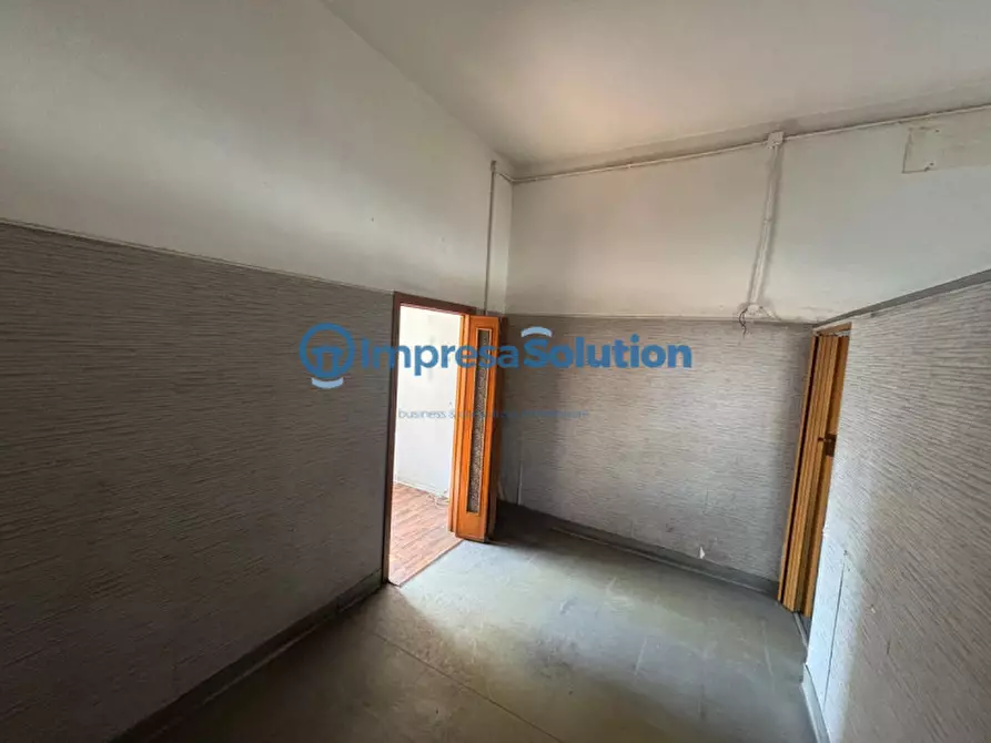 Immagine 16 di Negozio in affitto  in Viale Colli Aminei a Napoli