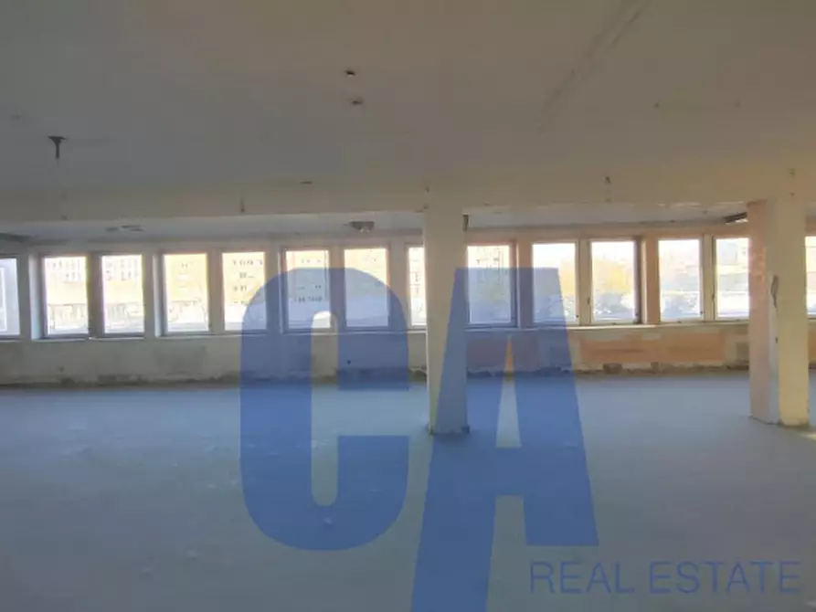 Immagine 12 di Palazzo in affitto  in VIA VALTELLINA a Milano