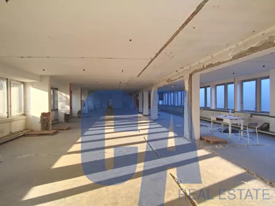 Immagine 8 di Palazzo in affitto  in VIA VALTELLINA a Milano