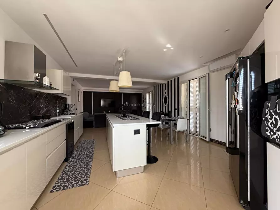 Immagine 11 di Attico in vendita  in Via Torino a Pozzallo