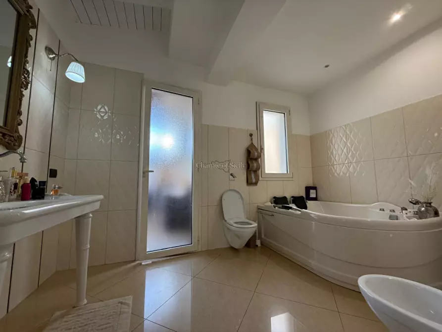 Immagine 24 di Attico in vendita  in Via Torino a Pozzallo