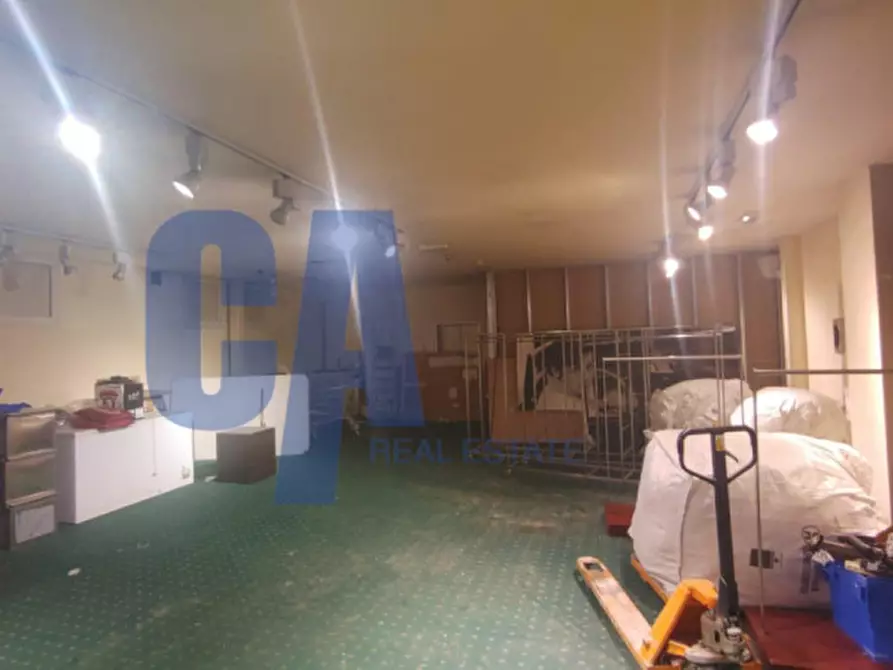 Immagine 3 di Palazzo in affitto  in VIA VALTELLINA a Milano