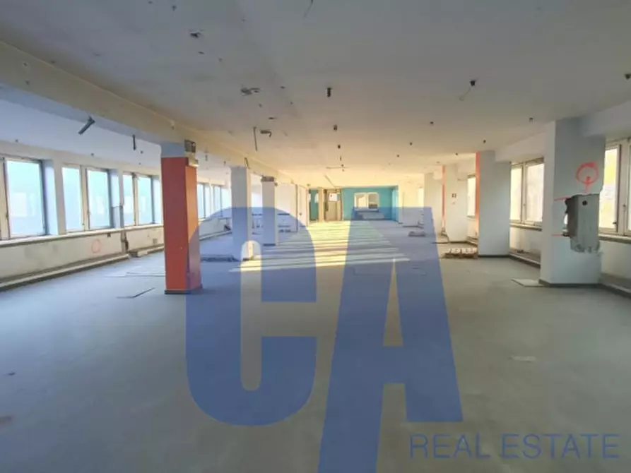 Immagine 12 di Palazzo in affitto  in VIA VALTELLINA a Milano