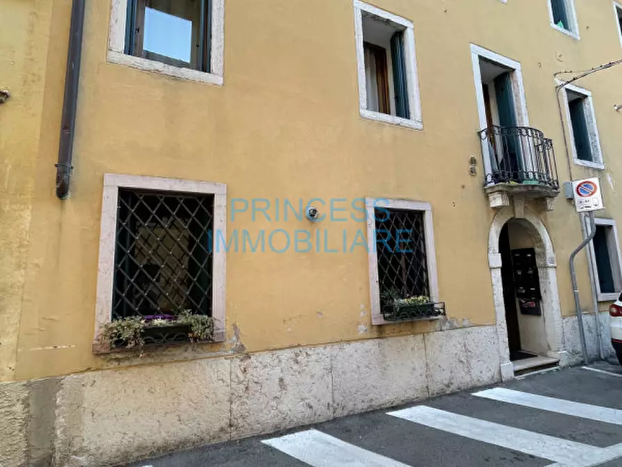 Immagine 1 di Appartamento in vendita  a Schio