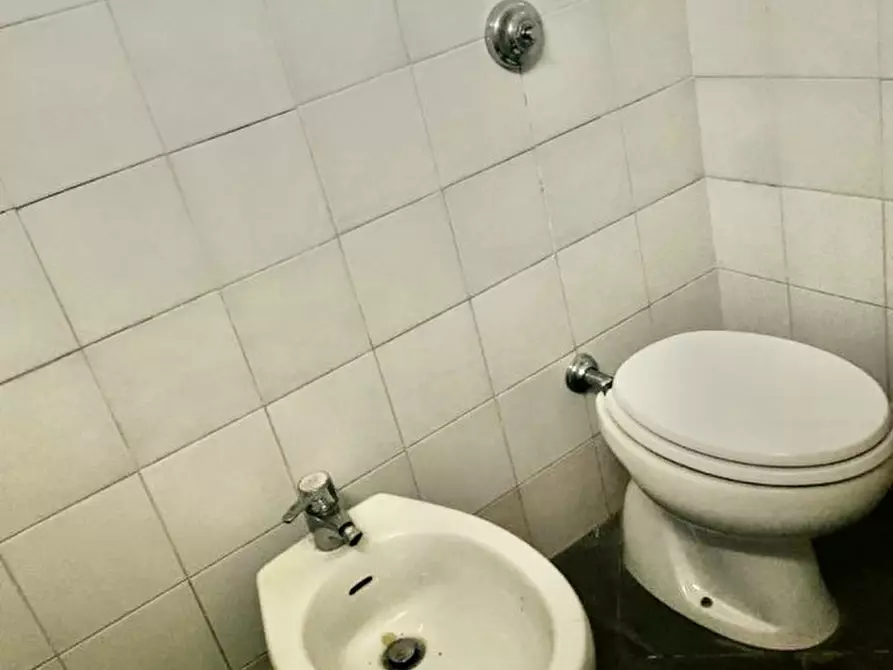 Immagine 5 di Negozio in vendita  in Via Cavallotti a Padova