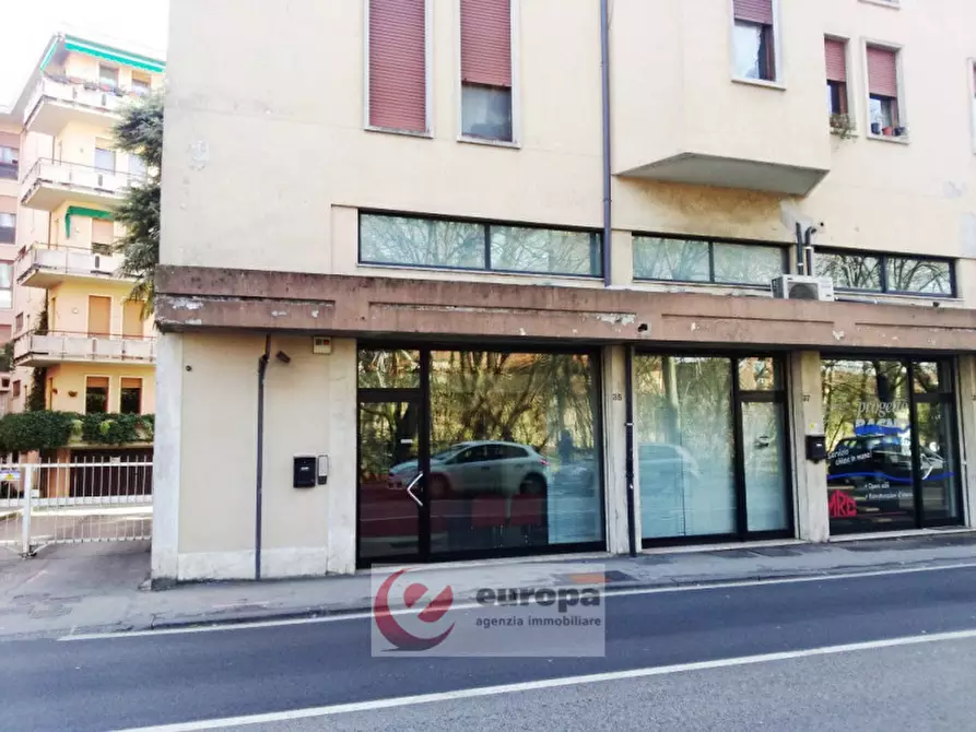 Immagine 3 di Negozio in vendita  in viale Margherita a Vicenza