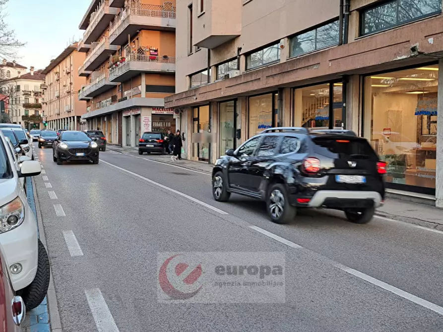 Immagine 3 di Negozio in vendita  in viale Margherita a Vicenza