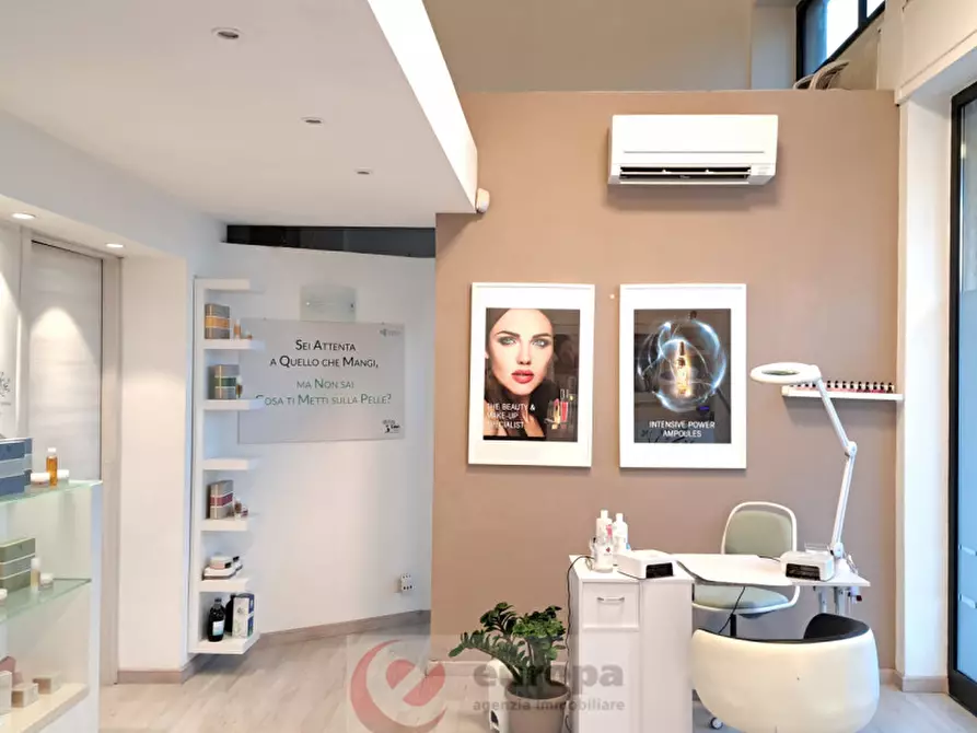 Immagine 8 di Negozio in vendita  in viale Margherita a Vicenza