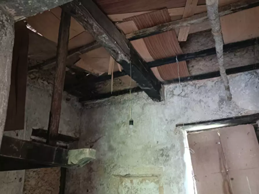 Immagine 11 di Rustico / casale in vendita  a Fontechiari