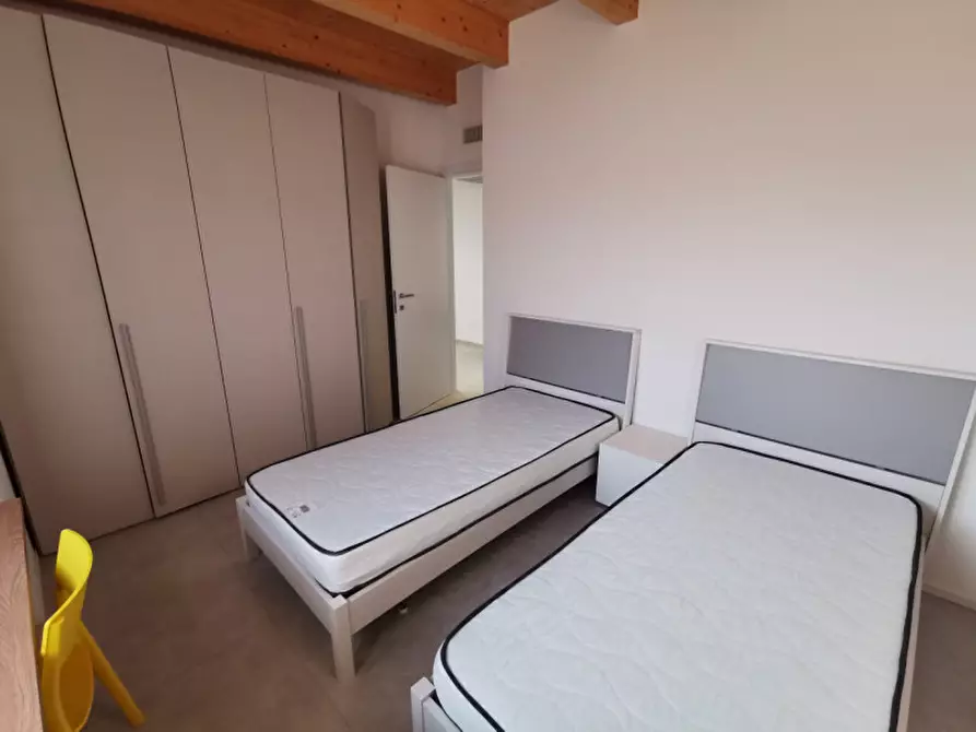 Immagine 6 di Camera in affitto  a Legnaro
