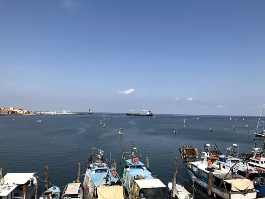 Immagine 1 di Casa indipendente in vendita  in Fondamenta Lumgolaguna a Chioggia