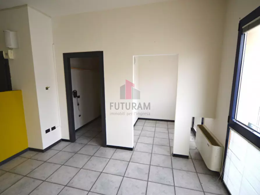 Immagine 14 di Ufficio in affitto  in via vicario a Barbarano Mossano