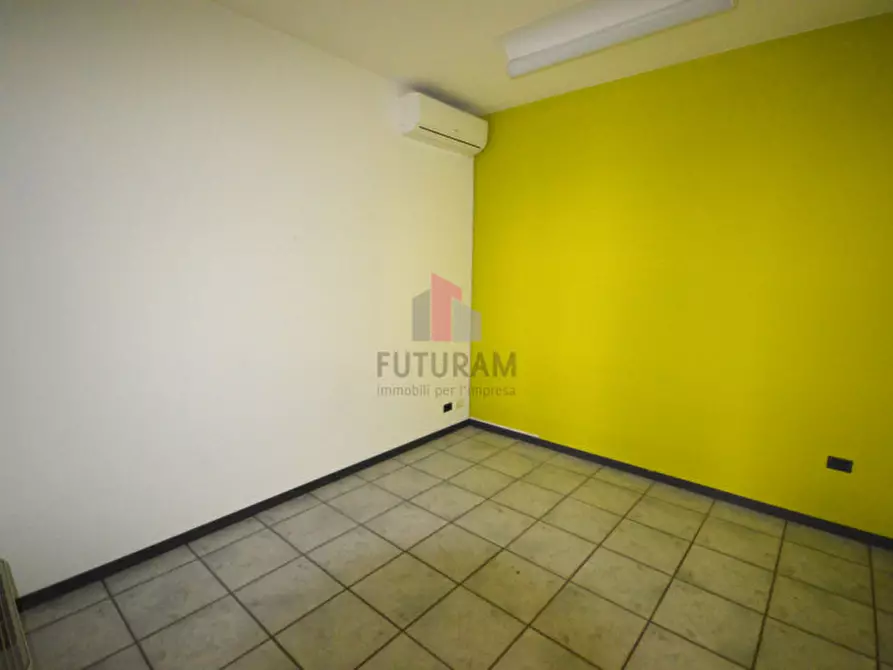 Immagine 17 di Ufficio in affitto  in via vicario a Barbarano Mossano