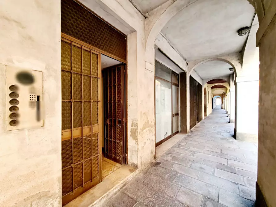 Immagine 5 di Palazzo in vendita  in VIA GIUSEPPE GARIBALDI a Este