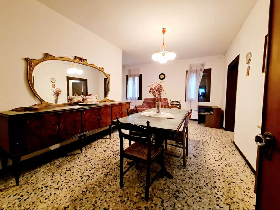 Immagine 14 di Palazzo in vendita  in VIA GIUSEPPE GARIBALDI a Este