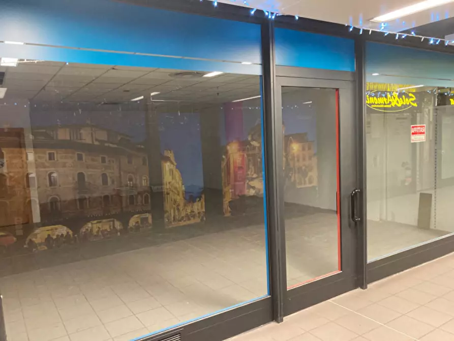 Immagine 4 di Negozio in vendita  in via del Brennero a Trento