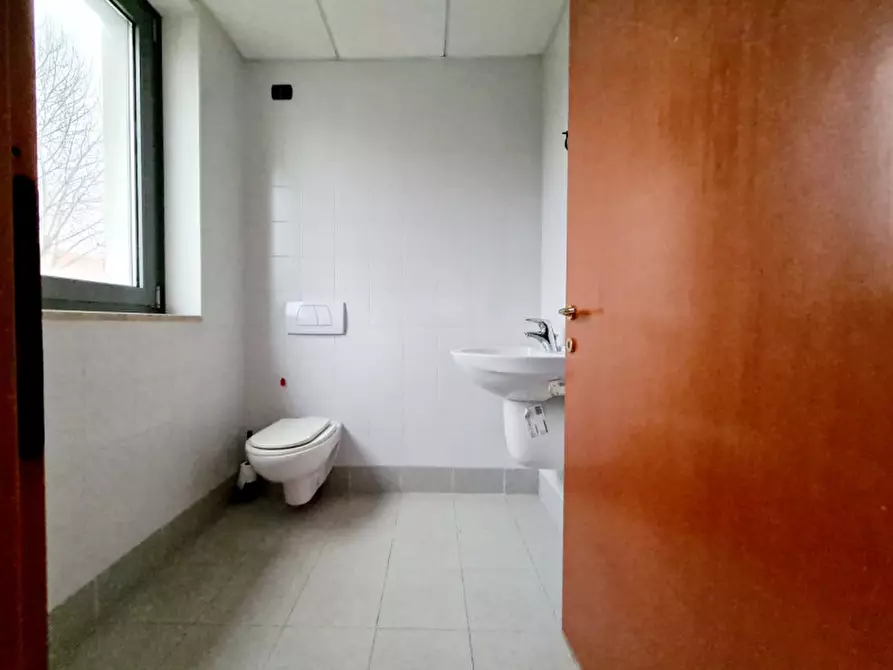 Immagine 5 di Ufficio in vendita  in VIA ZUCCHERIFICIO a Este