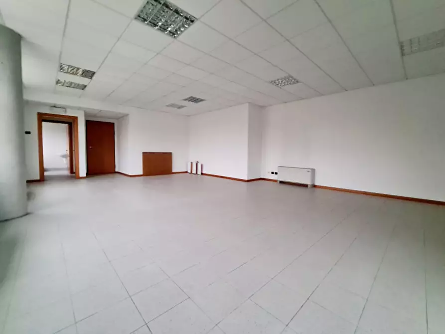 Immagine 6 di Ufficio in vendita  in VIA ZUCCHERIFICIO a Este