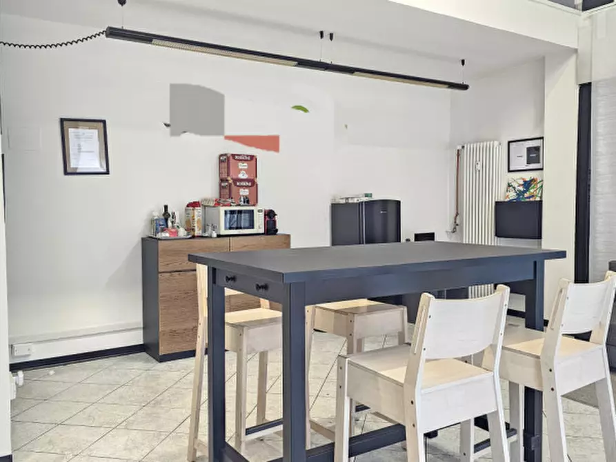 Immagine 5 di Negozio in vendita  a Padova